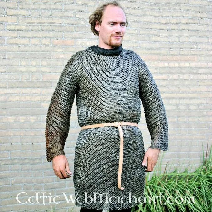 Ulfberth Brynjefrakke Med Mid-længde ærmer, Flade Ringe - Kile Nitter, 8 Mm 3 Ulfberth Brynjefrakke Med Mid-længde ærmer, Flade Ringe - Kile Nitter, 8 Mm