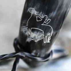 Deepeeka Drikkehorn, Odin Med Sleipnir -Svaerd Salg drikkehorn odin med sleipnir 2