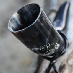 Deepeeka Drikkehorn, Odin Med Sleipnir -Svaerd Salg drikkehorn odin med sleipnir 3