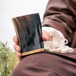 Epic Armoury Horn Cup Eventyrer, Mørk