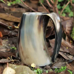 Epic Armoury Horn Kop Med øre 0,5L, Lys -Svaerd Salg horn kop med ore 05l lys 4