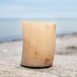 Epic Armoury Hornkop, Lys