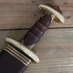 Deepeeka Sutton Hoo Sværd Med Emalje 12 Deepeeka Sutton Hoo Sværd Med Emalje -Svaerd Salg sutton hoo svaerd med emalje 4